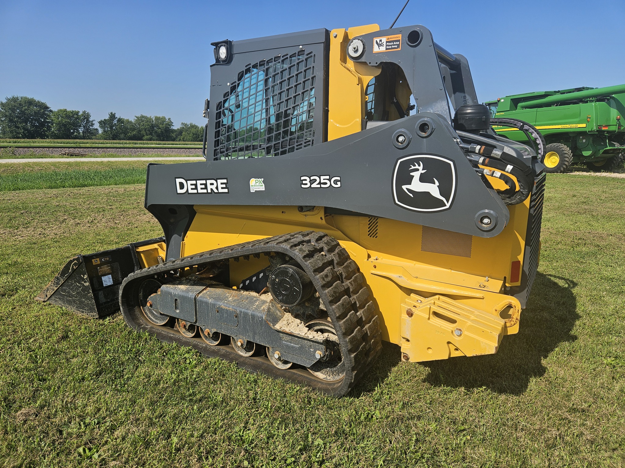 2023 John Deere 325G Image 3