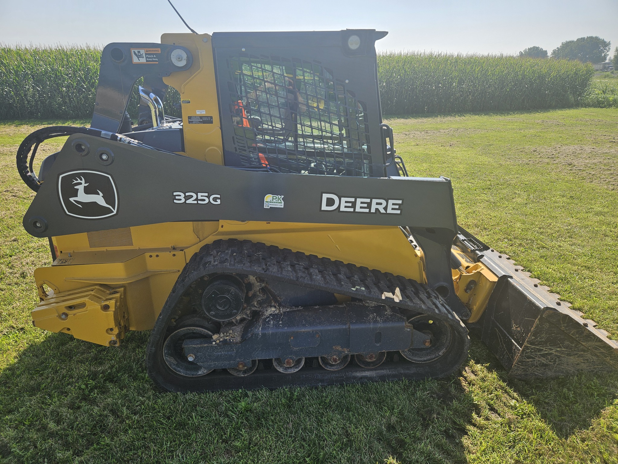 2023 John Deere 325G Image 6