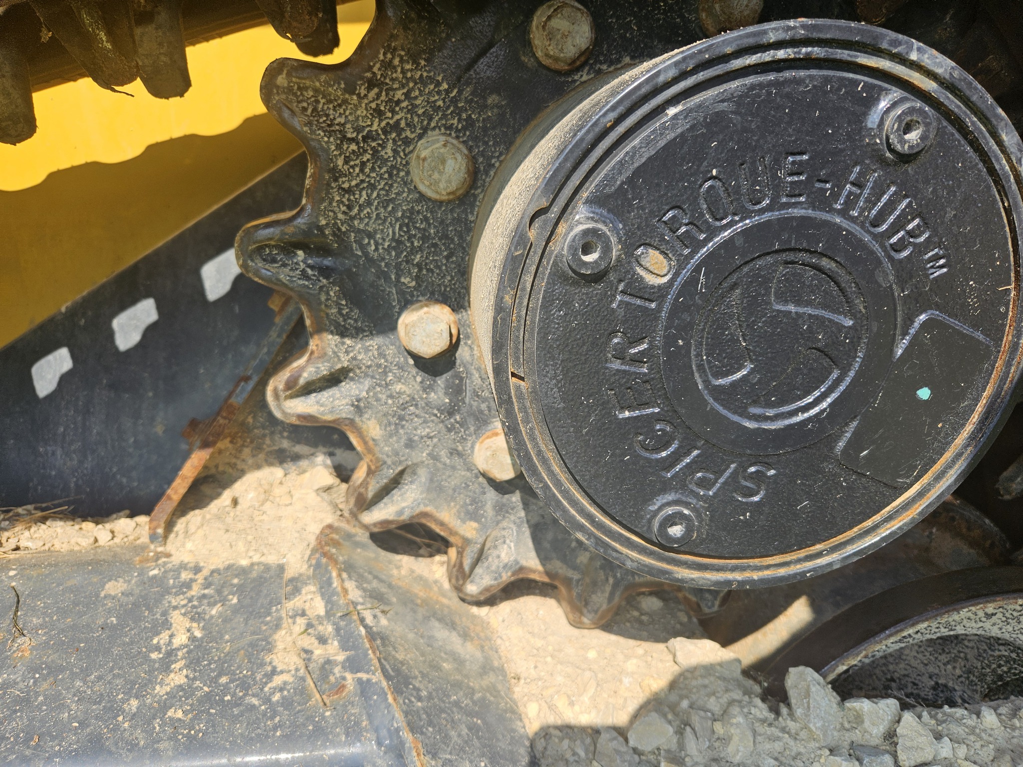 2023 John Deere 325G Image 12