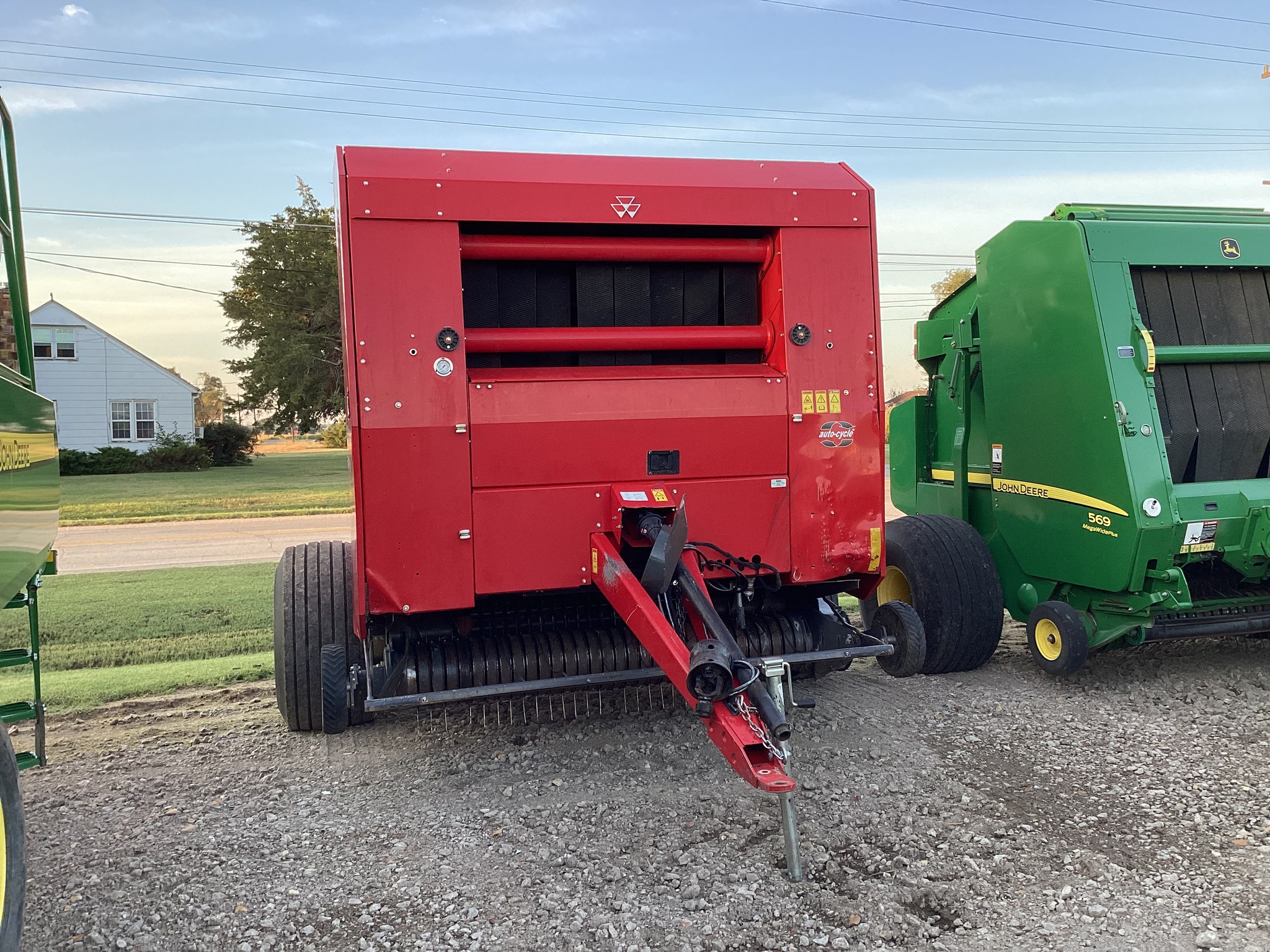 2012 Massey Ferguson 2856 Image 3