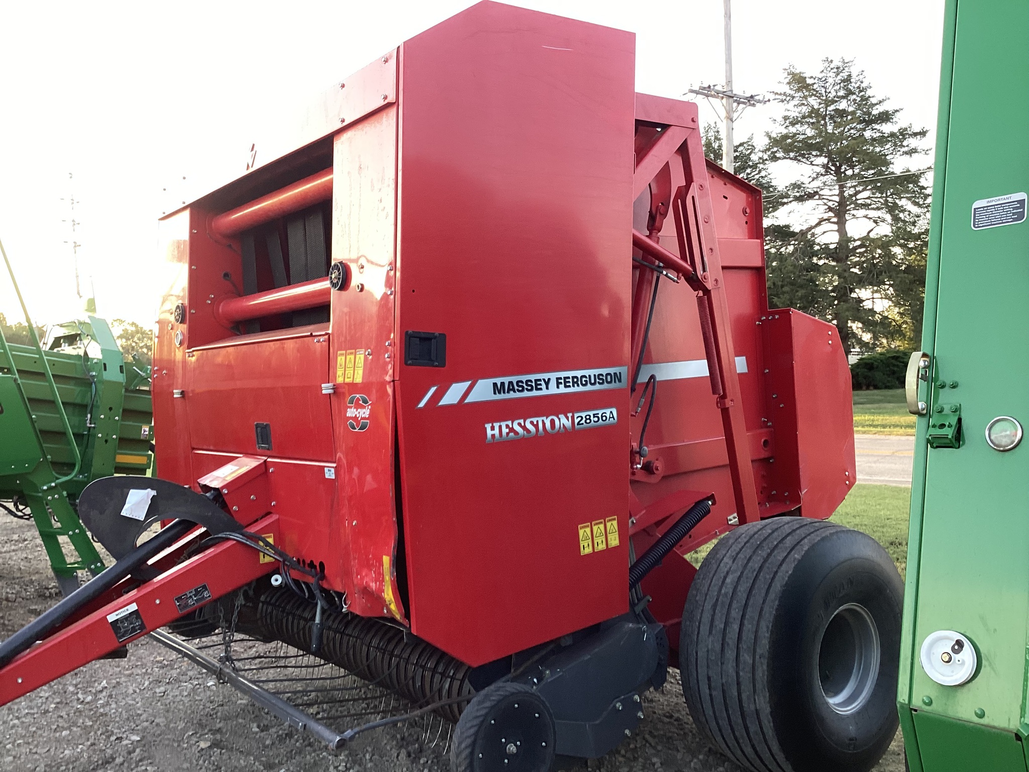 2012 Massey Ferguson 2856 Image 5