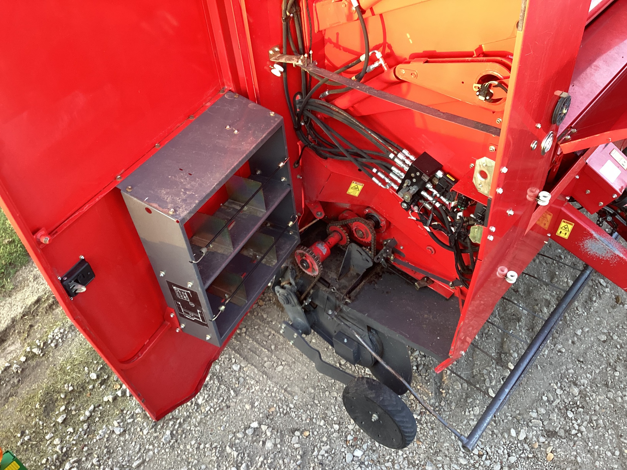 2012 Massey Ferguson 2856 Image 10