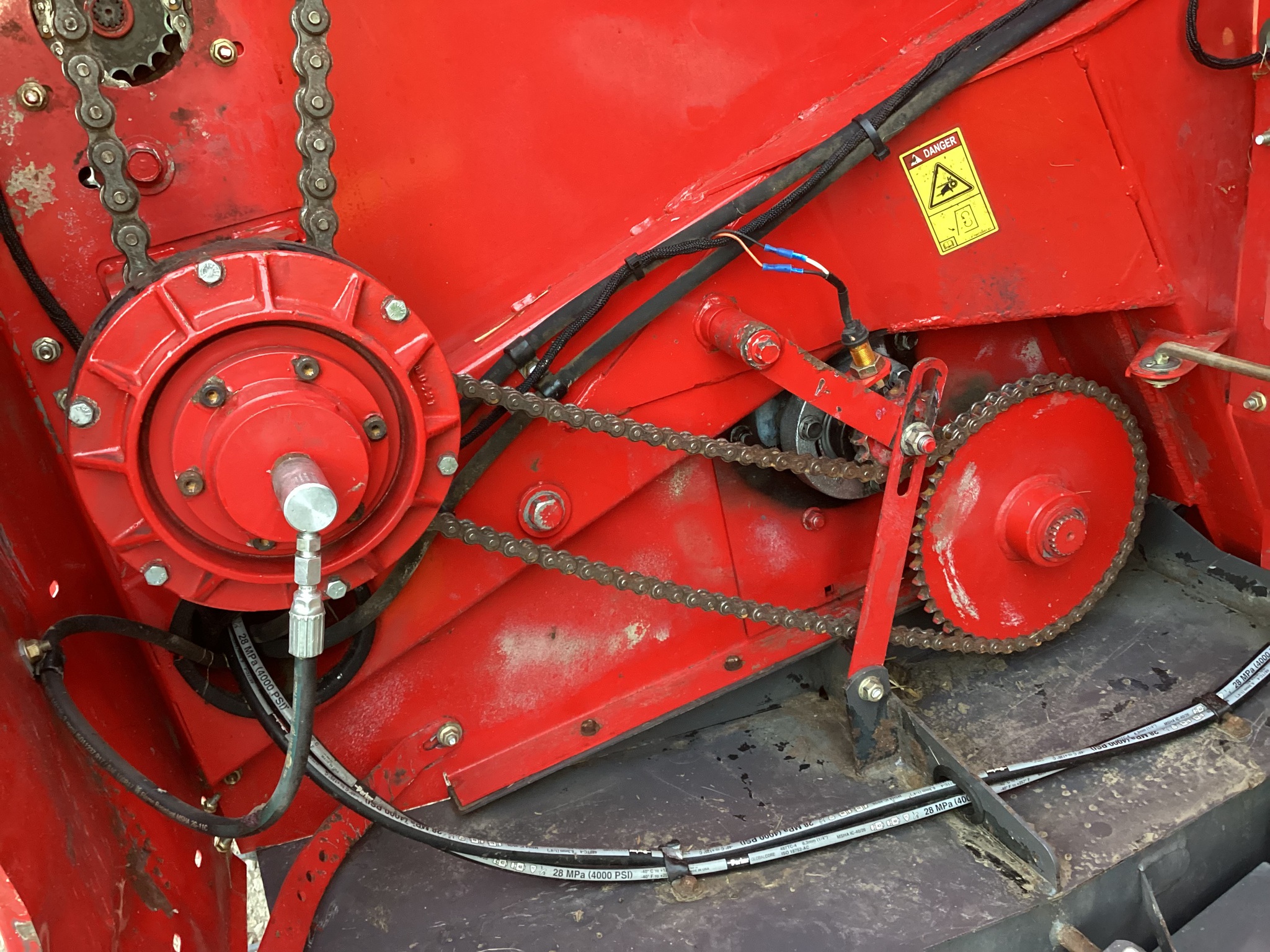 2012 Massey Ferguson 2856 Image 14