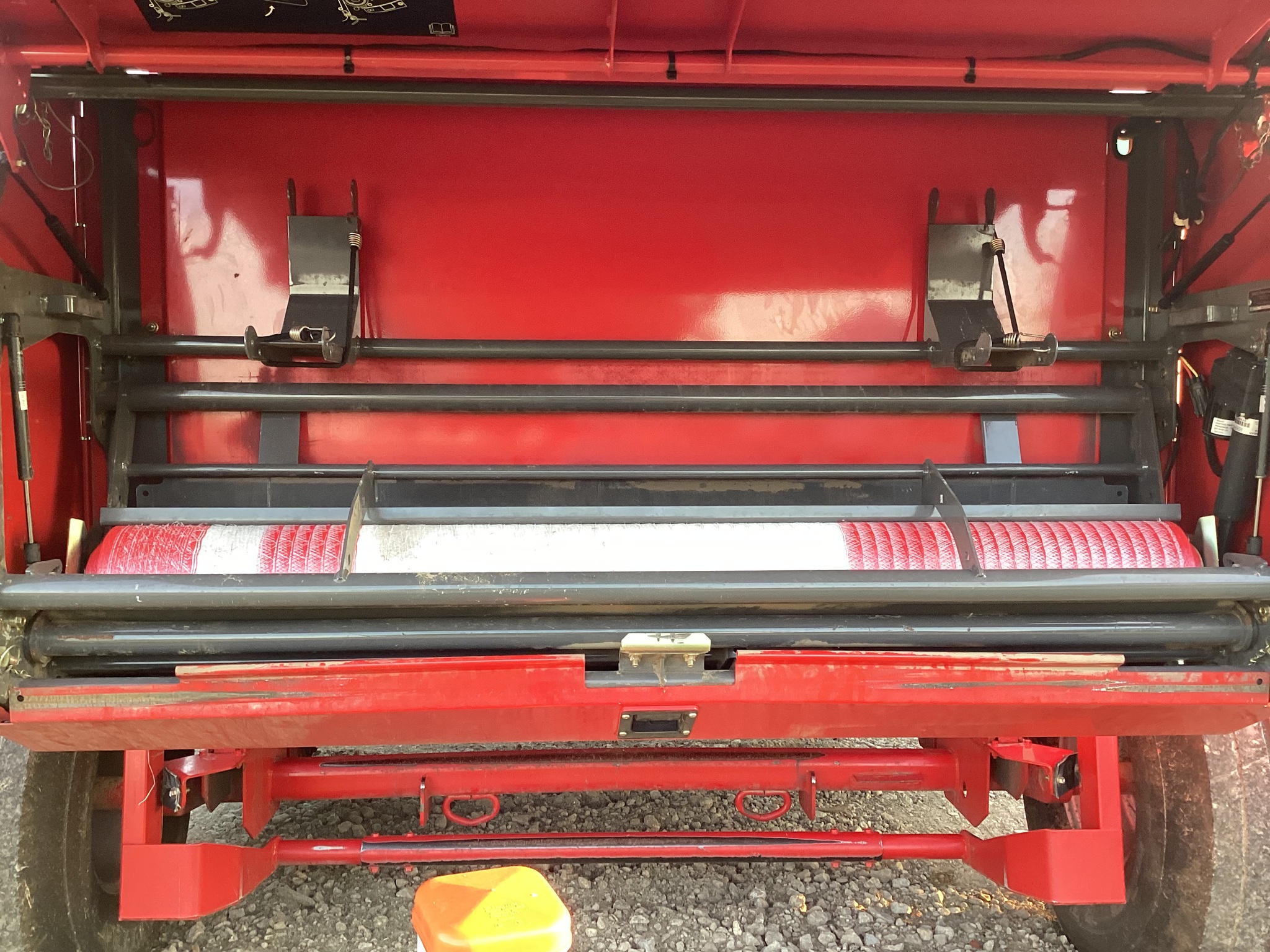 2012 Massey Ferguson 2856 Image 17