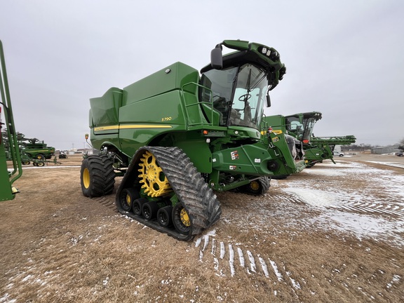  John Deere S790