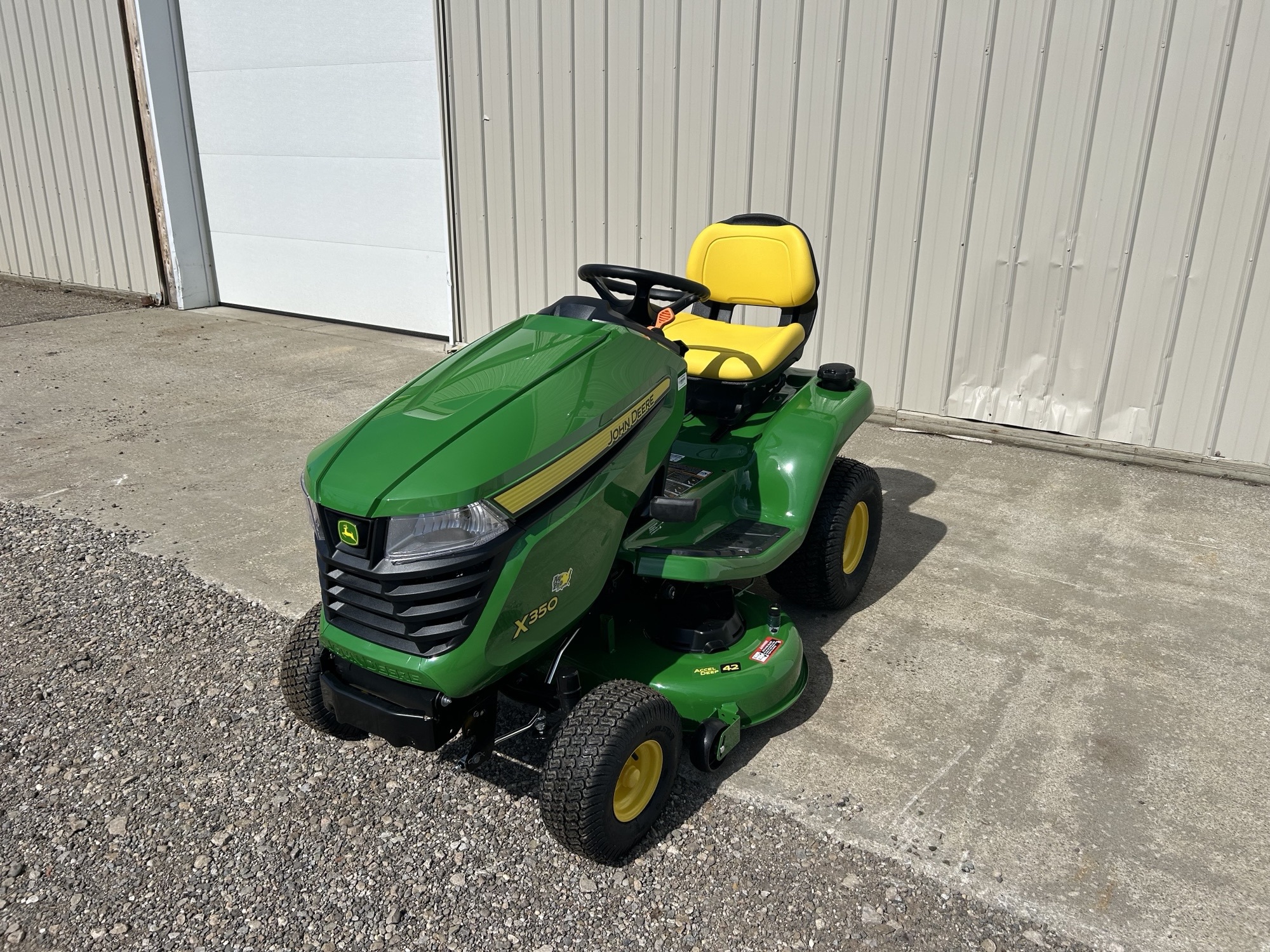 2025 John Deere X350 Image 3
