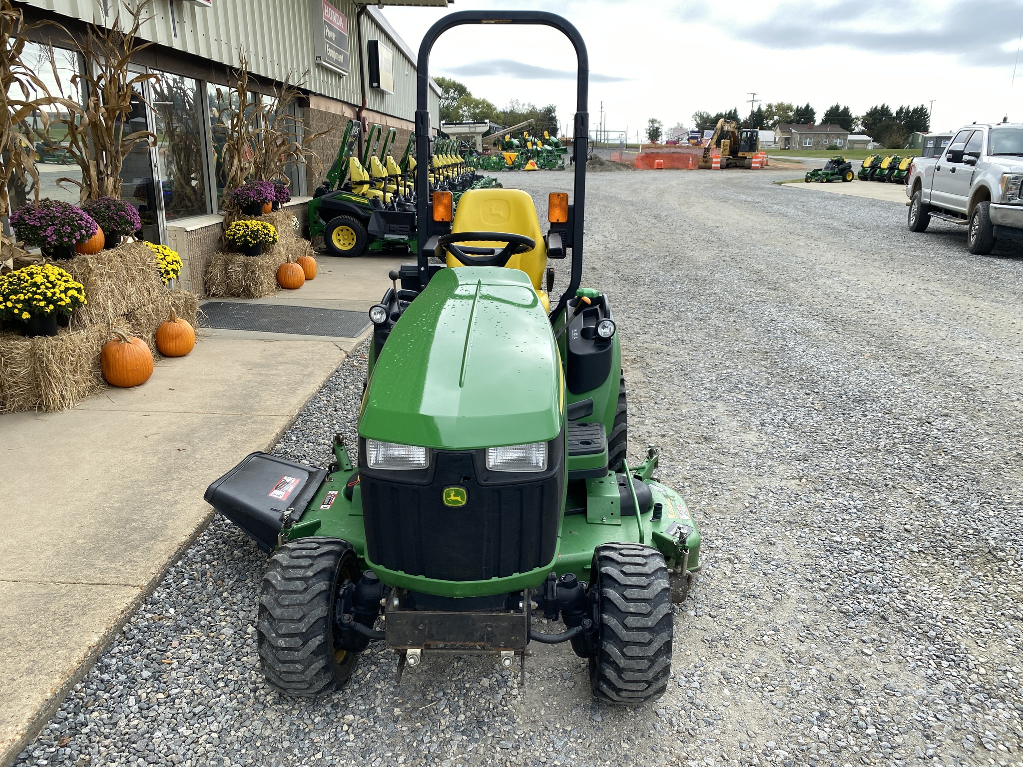 2015 John Deere 1025R Image 2