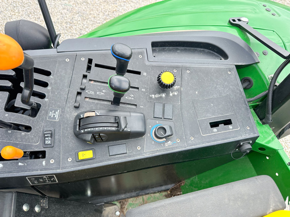 2024 John-Deere 6120M