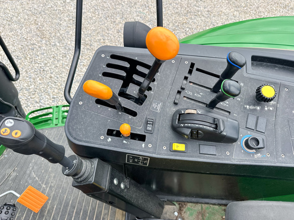 2024 John-Deere 6120M