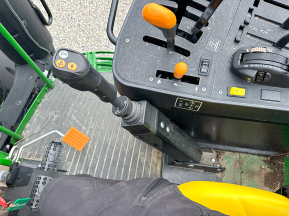 2024 John-Deere 6120M