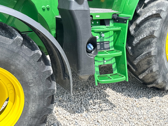 2024 John-Deere 6120M