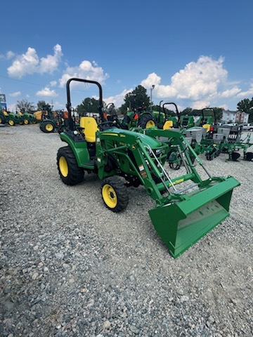 2025 John Deere 2032R Image 3