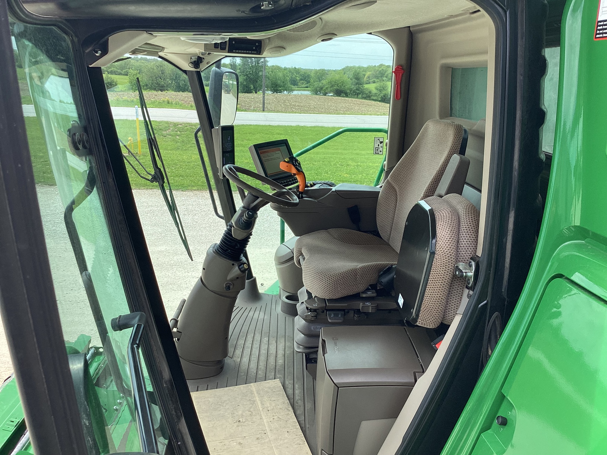  2022 John Deere S760 at Heritage Tractor in Rockport, IL