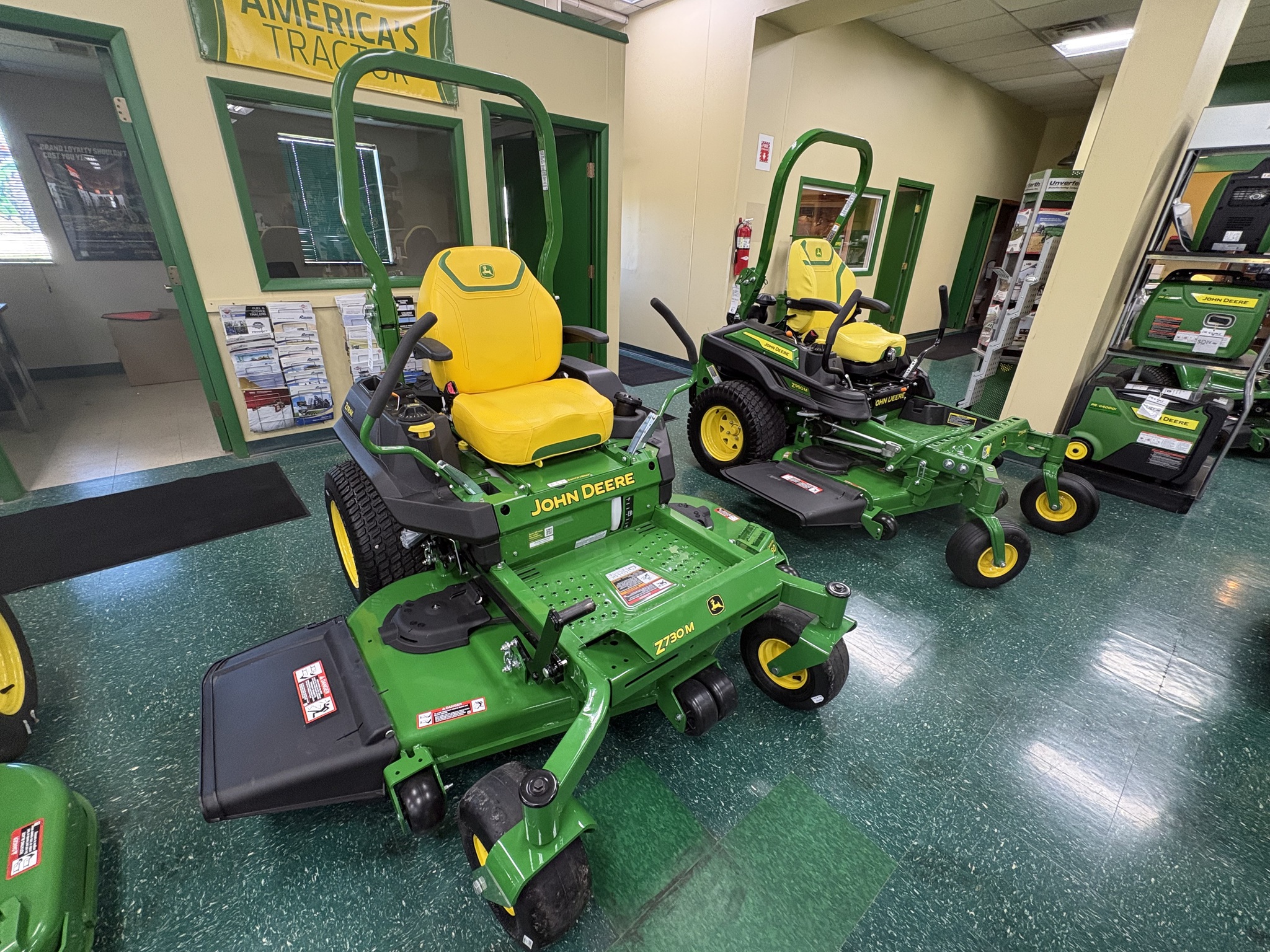 2025 John Deere Z730M Image 1