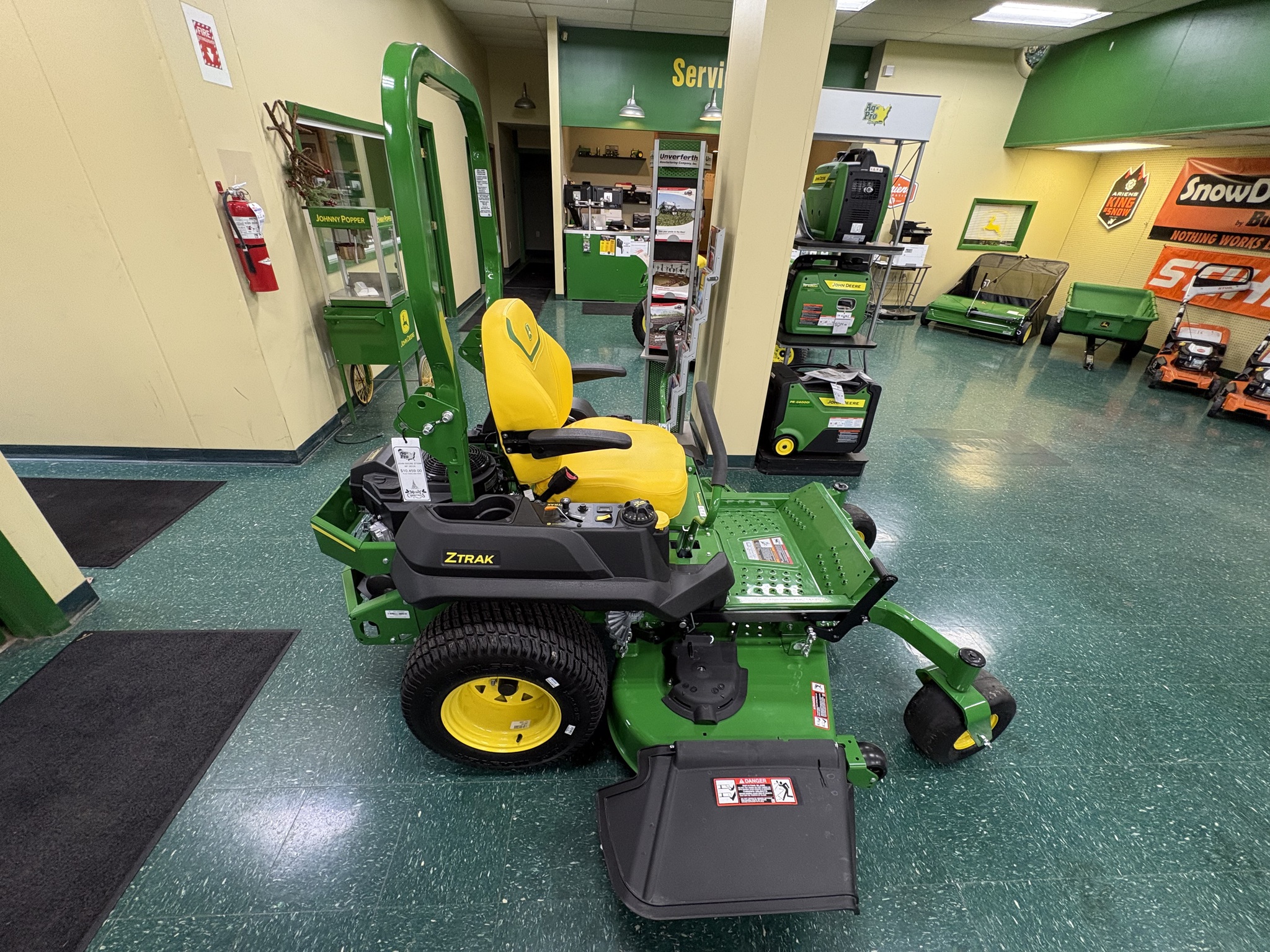 2025 John Deere Z730M Image 2