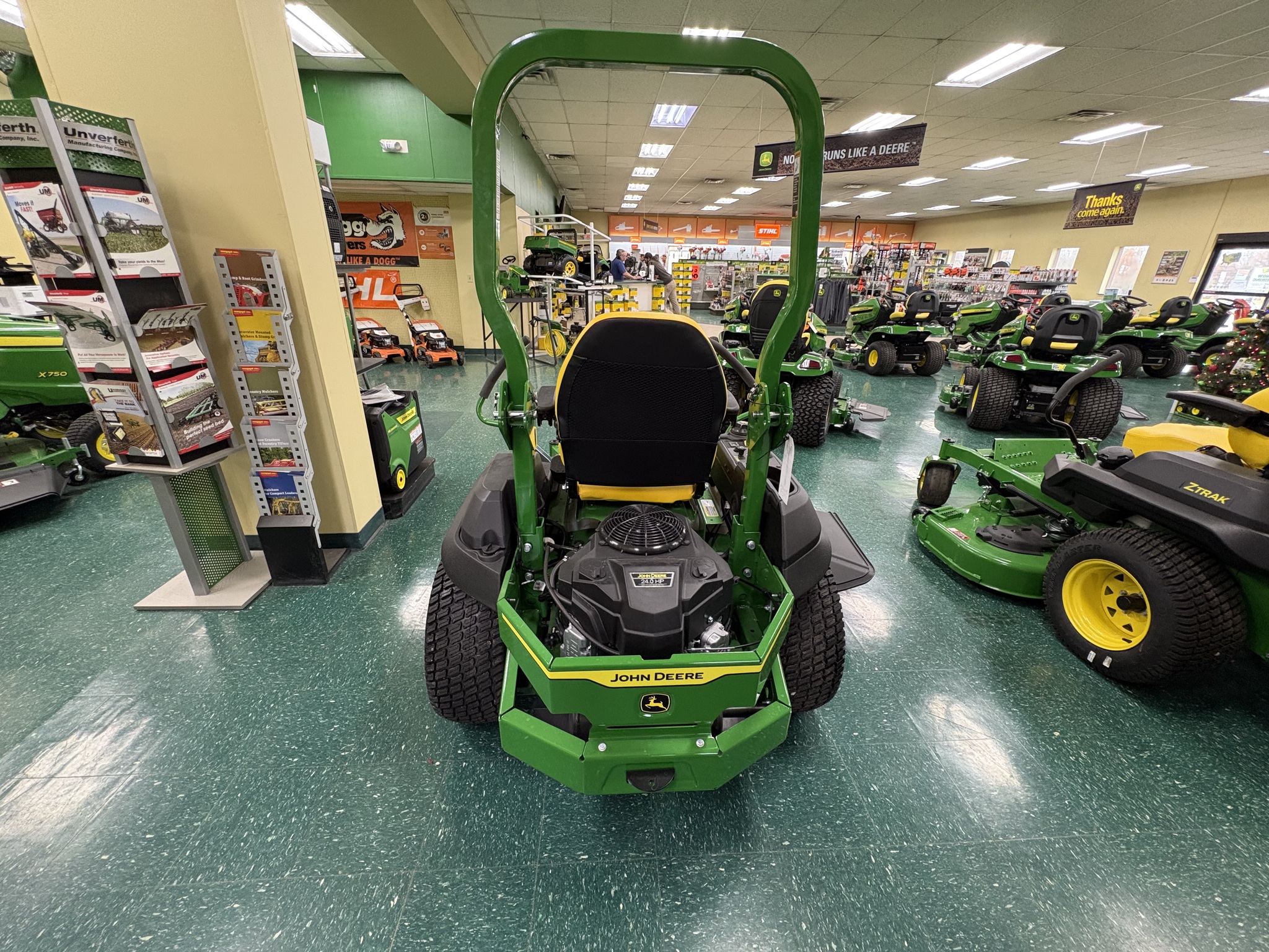 2025 John Deere Z730M Image 4