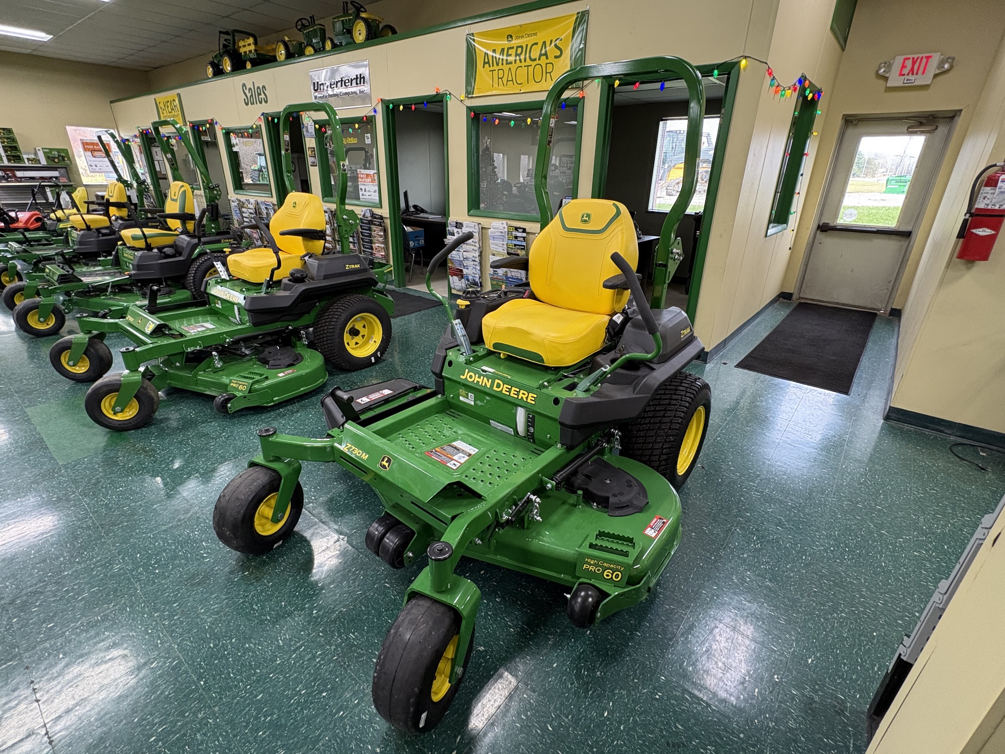 2025 John Deere Z730M Image 7