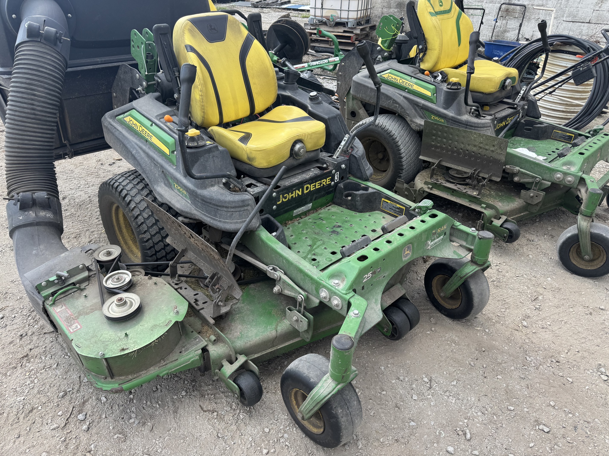 2022 John Deere Z950R Image 1