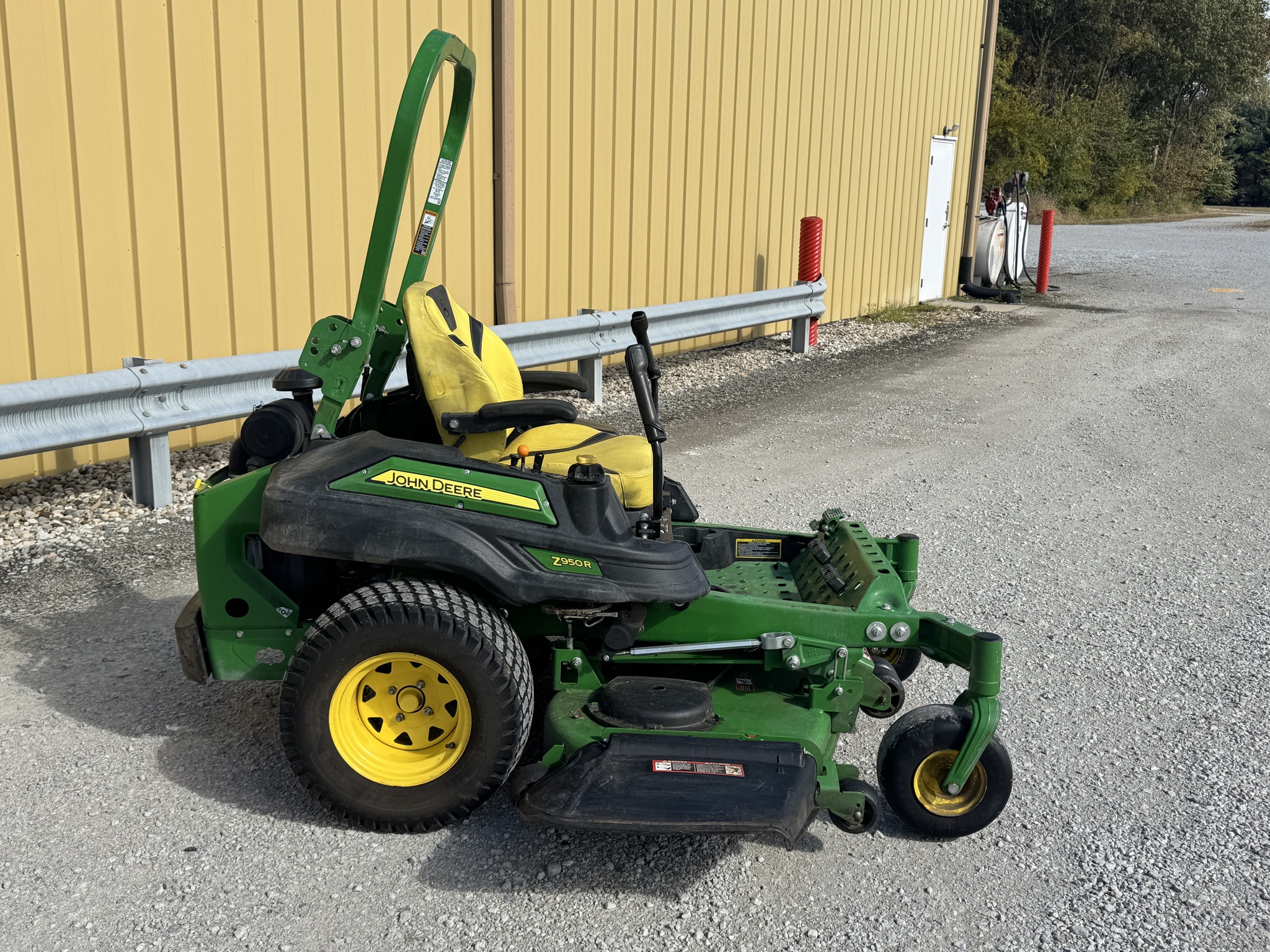 2022 John Deere Z950R Image 2