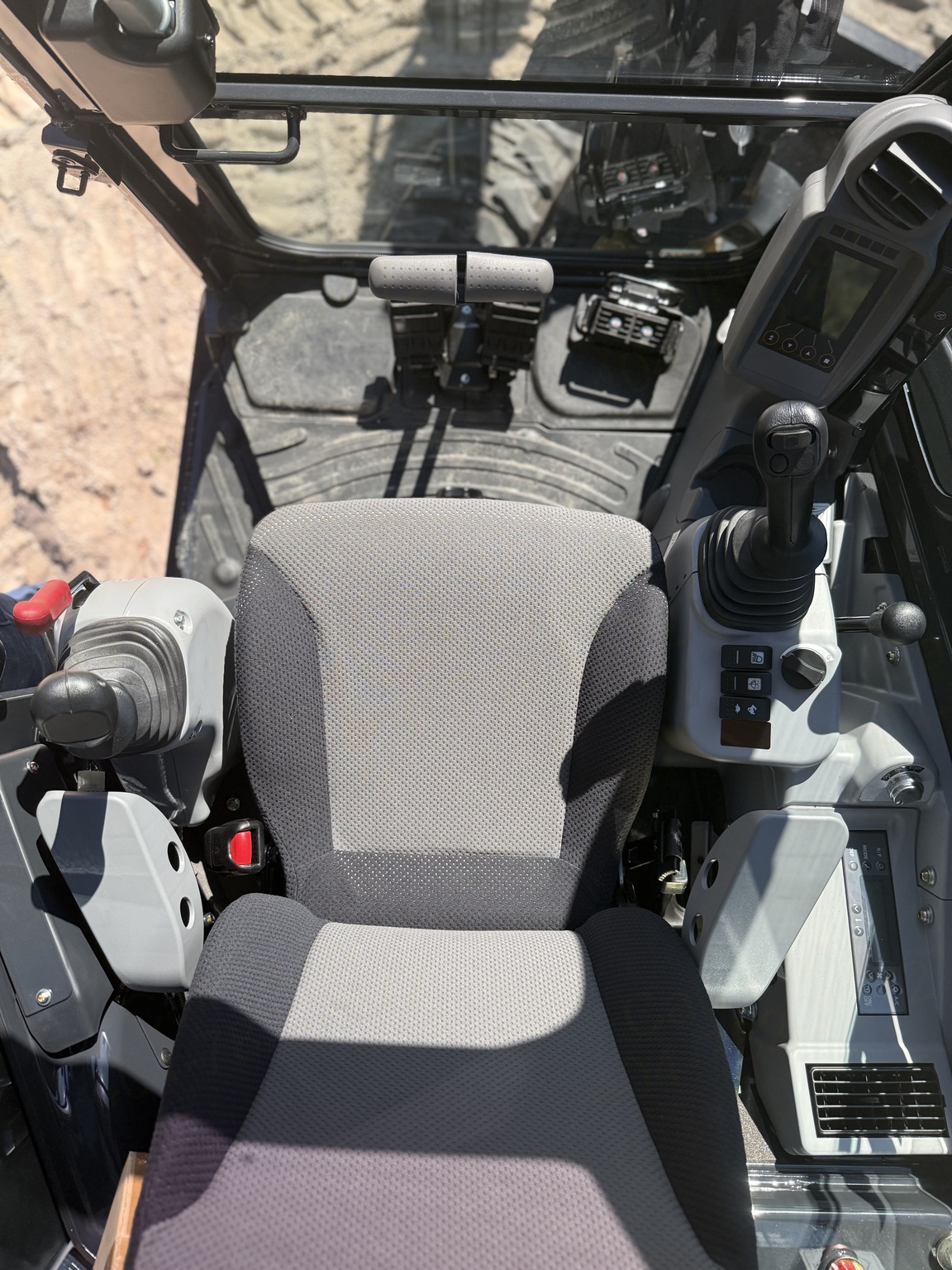 2025 John Deere 30 P Image 8