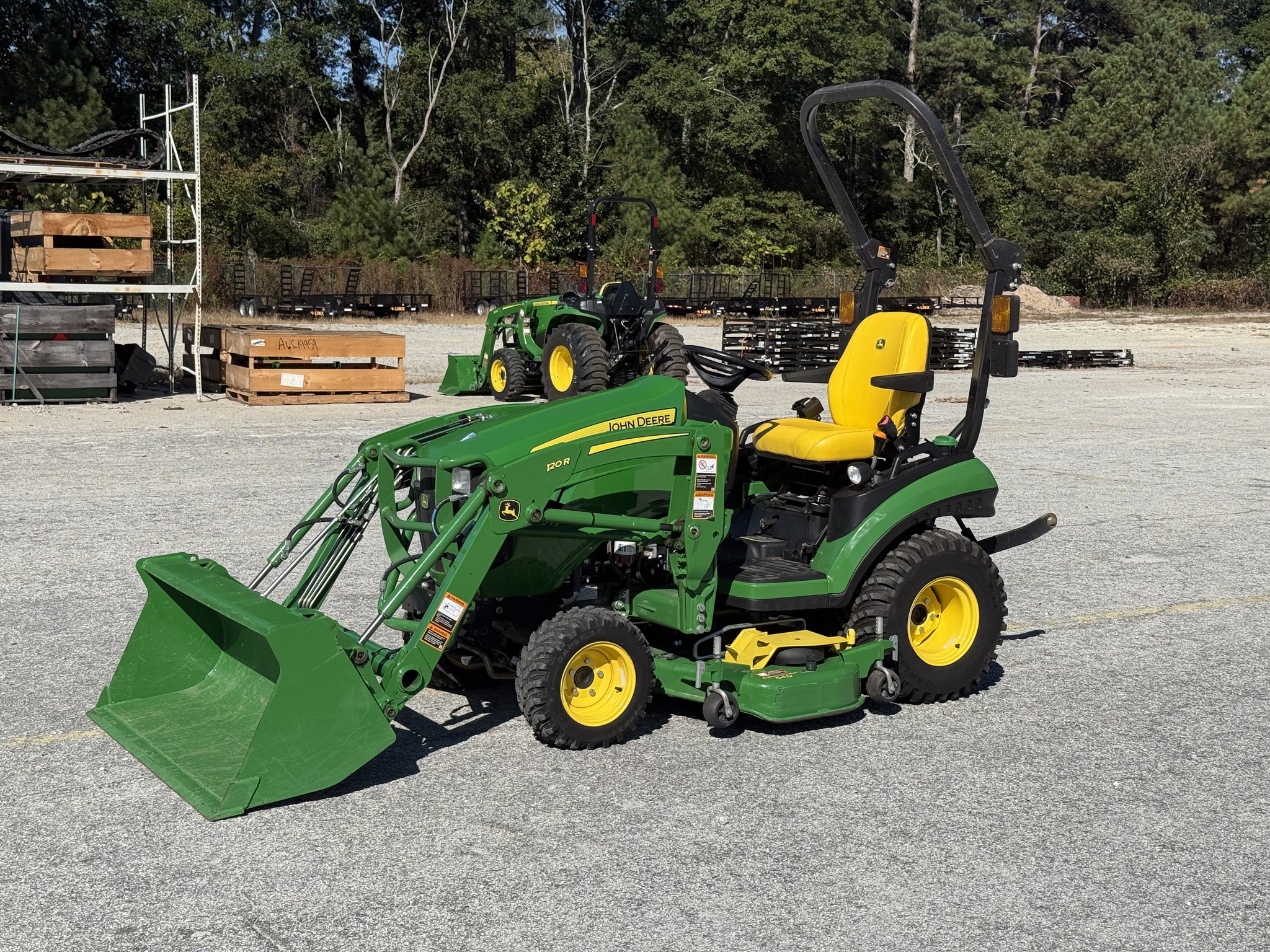 2022 John Deere 1025R Image 5
