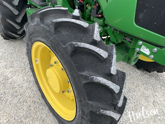 Photo of 2024 John Deere 5075E