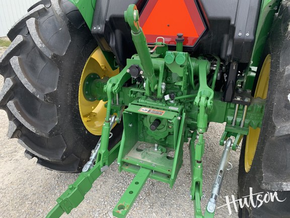 Photo of 2024 John Deere 5075E