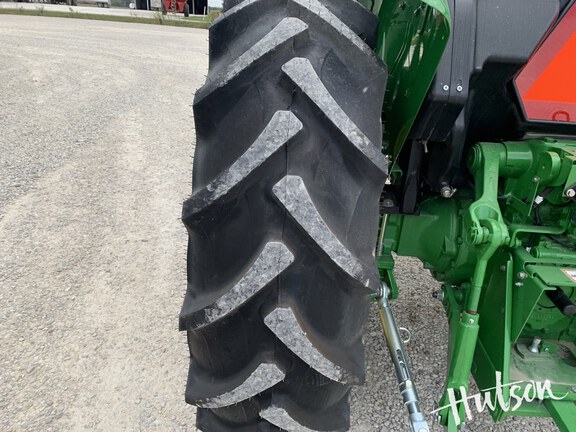 Photo of 2024 John Deere 5075E