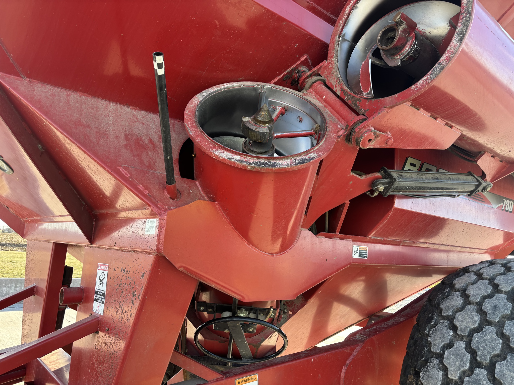  2005 Brent 780 at Heritage Tractor in Macomb, IL