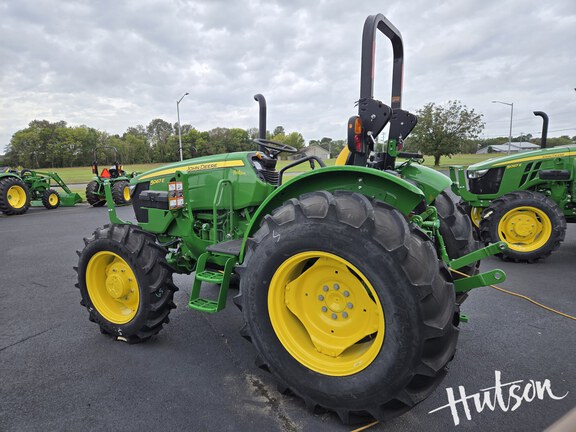 Photo of 2024 John Deere 5067E