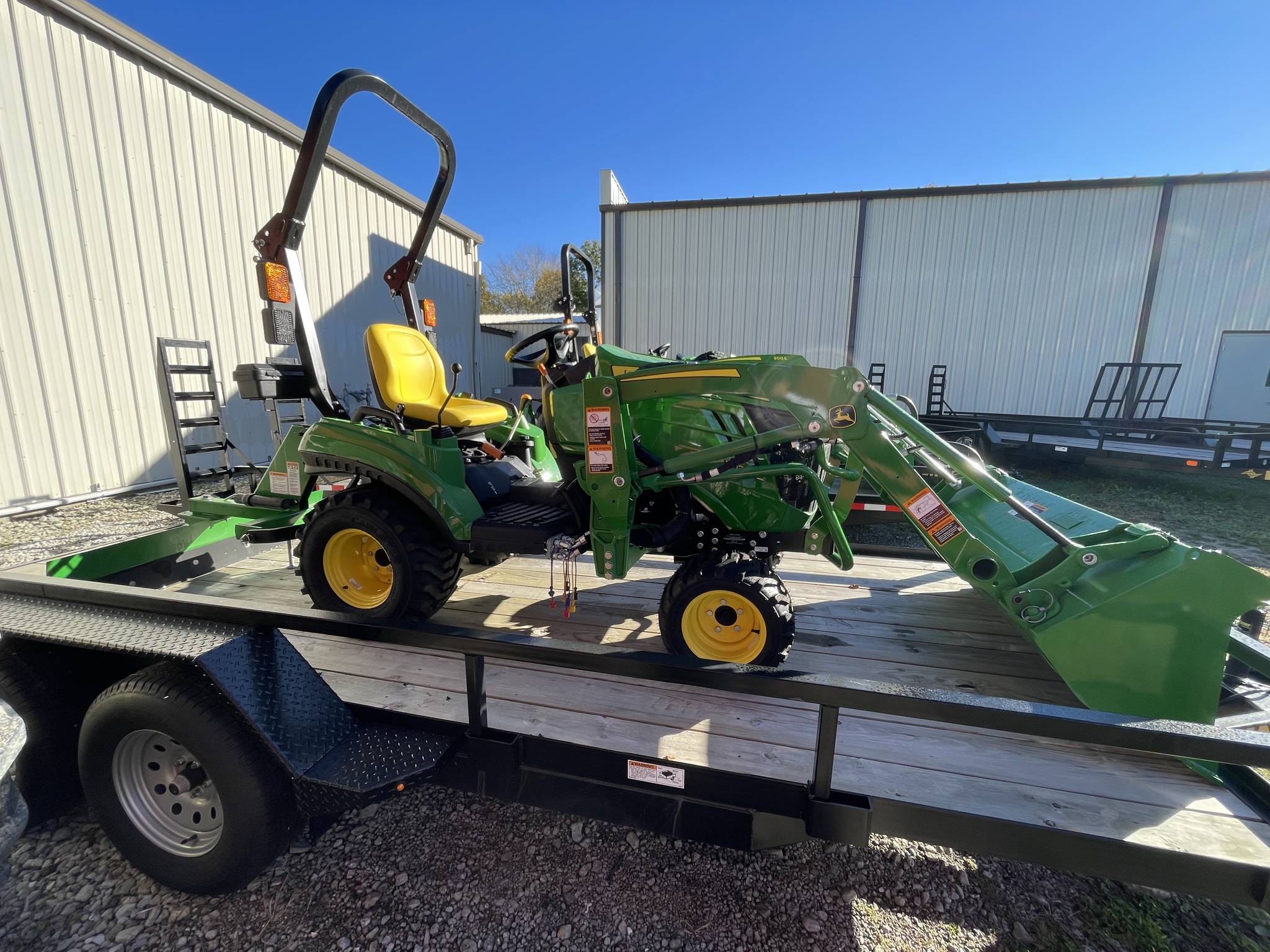 2025 John Deere 1023E Image 7