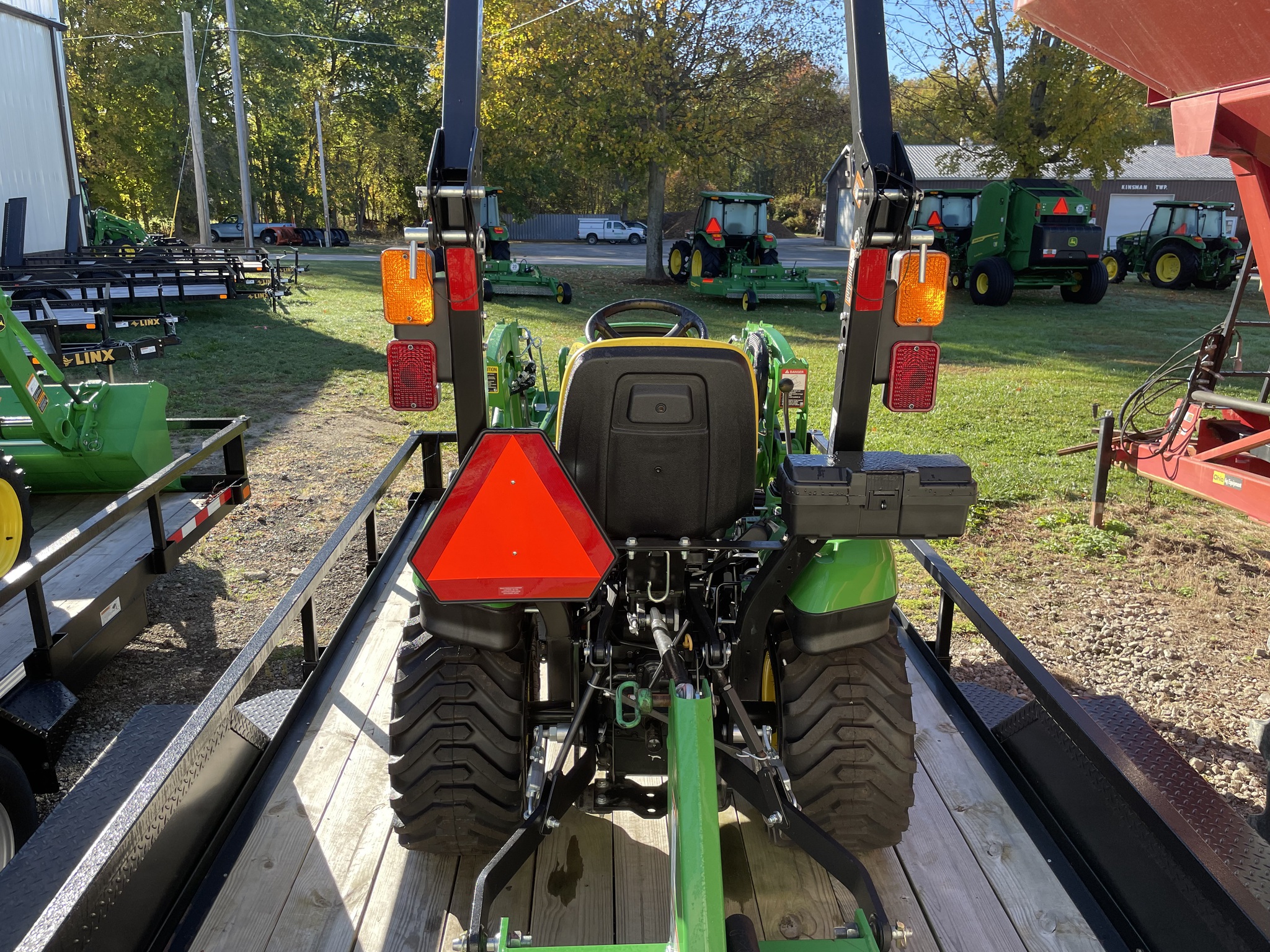 2025 John Deere 1023E Image 6