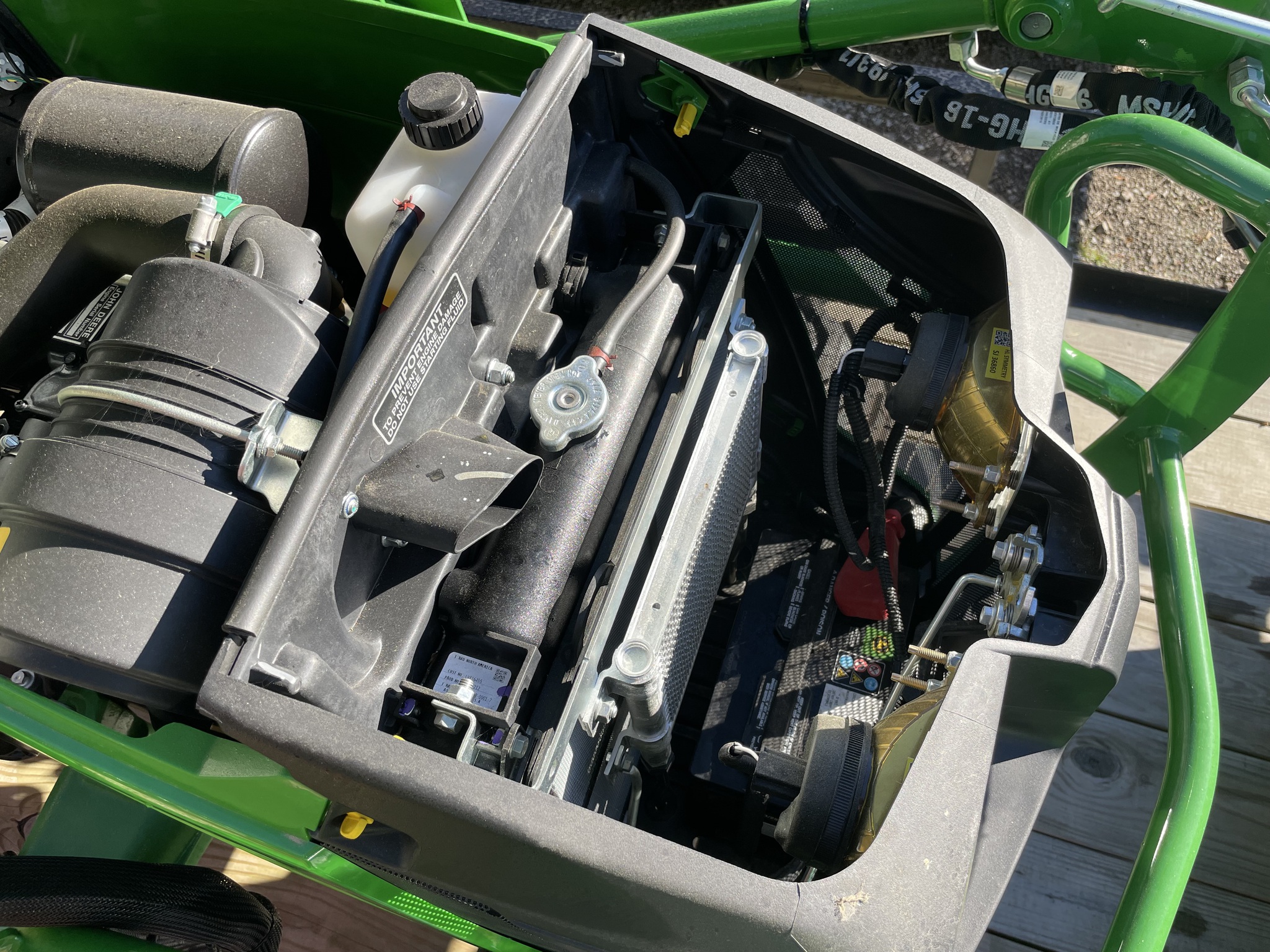 2025 John Deere 1023E Image 19