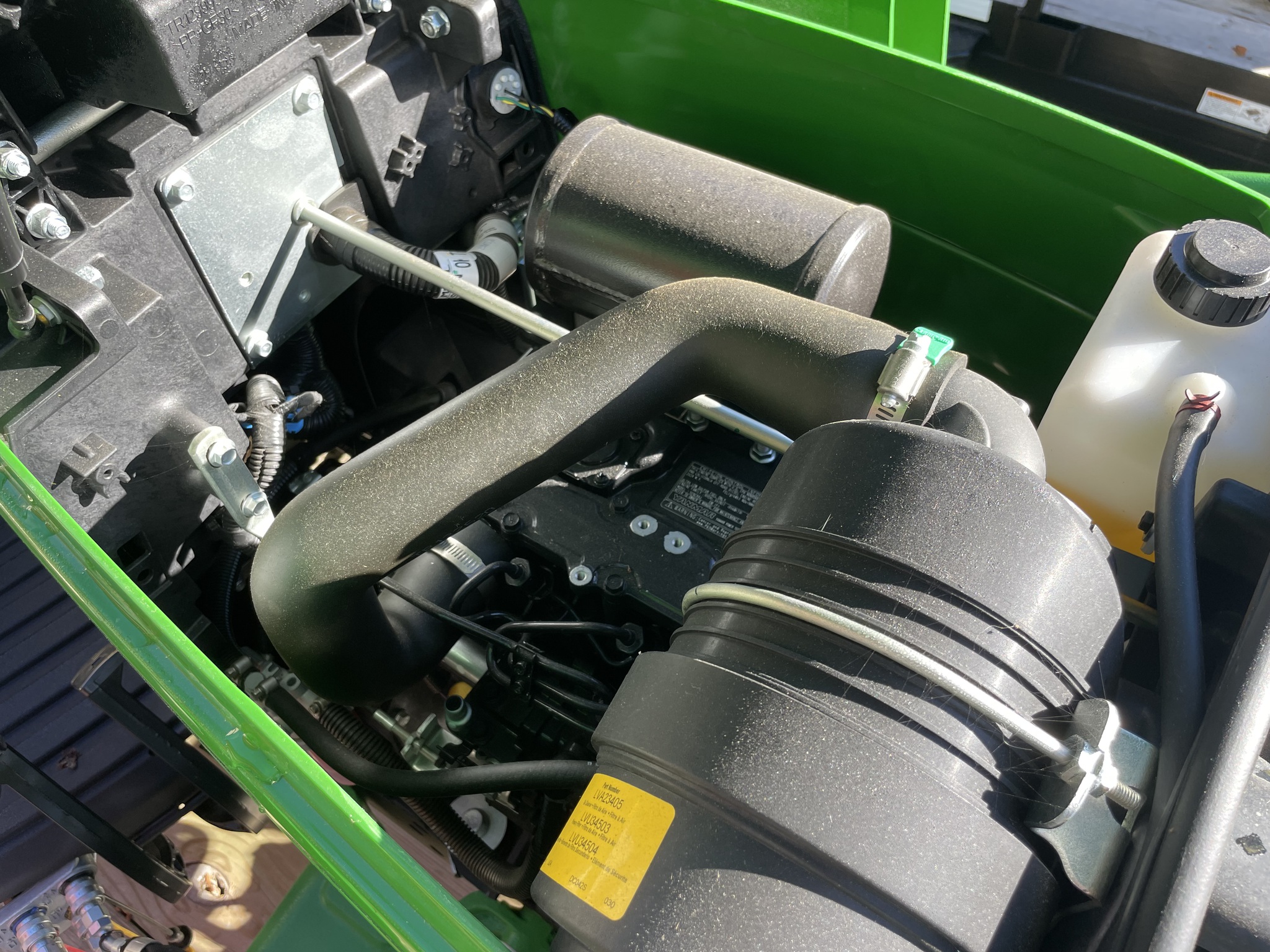 2025 John Deere 1023E Image 20