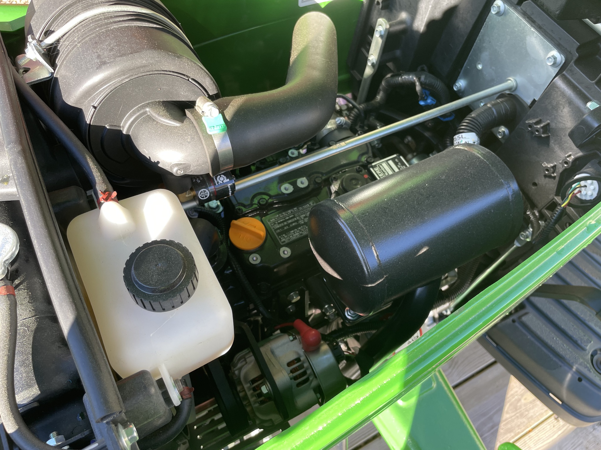 2025 John Deere 1023E Image 21