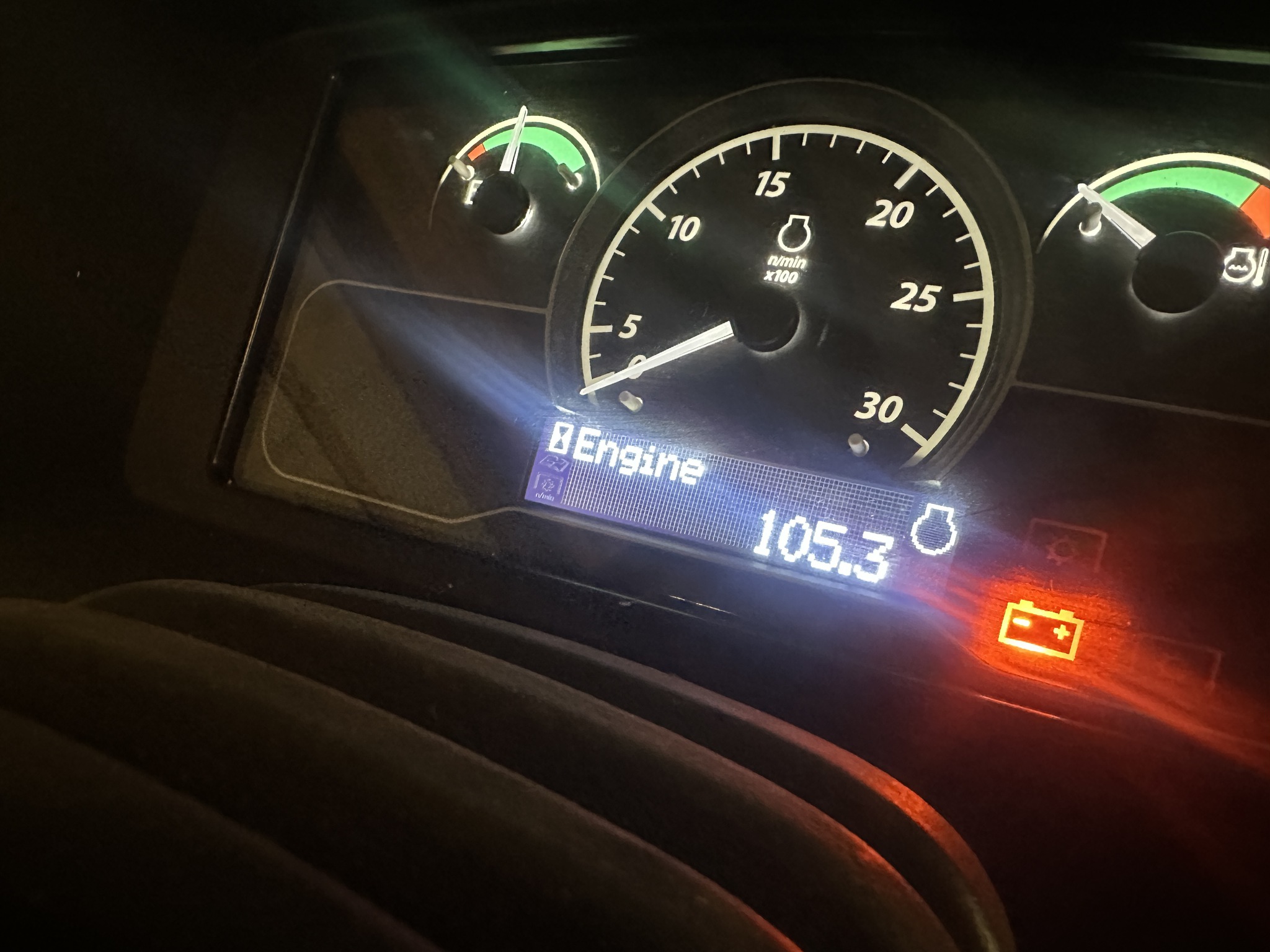 2021 John Deere 3046R Image 4