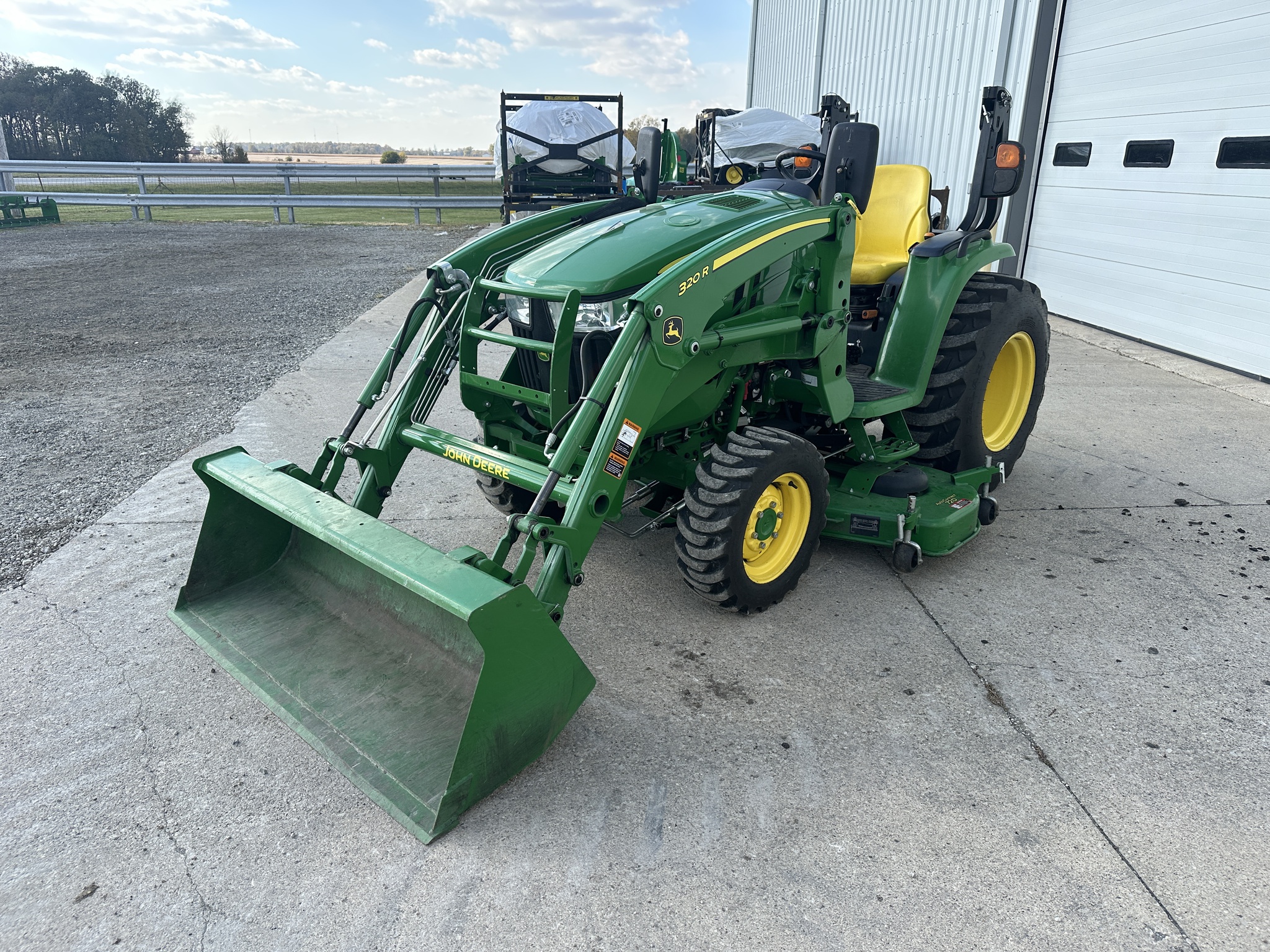 2021 John Deere 3046R Image 2