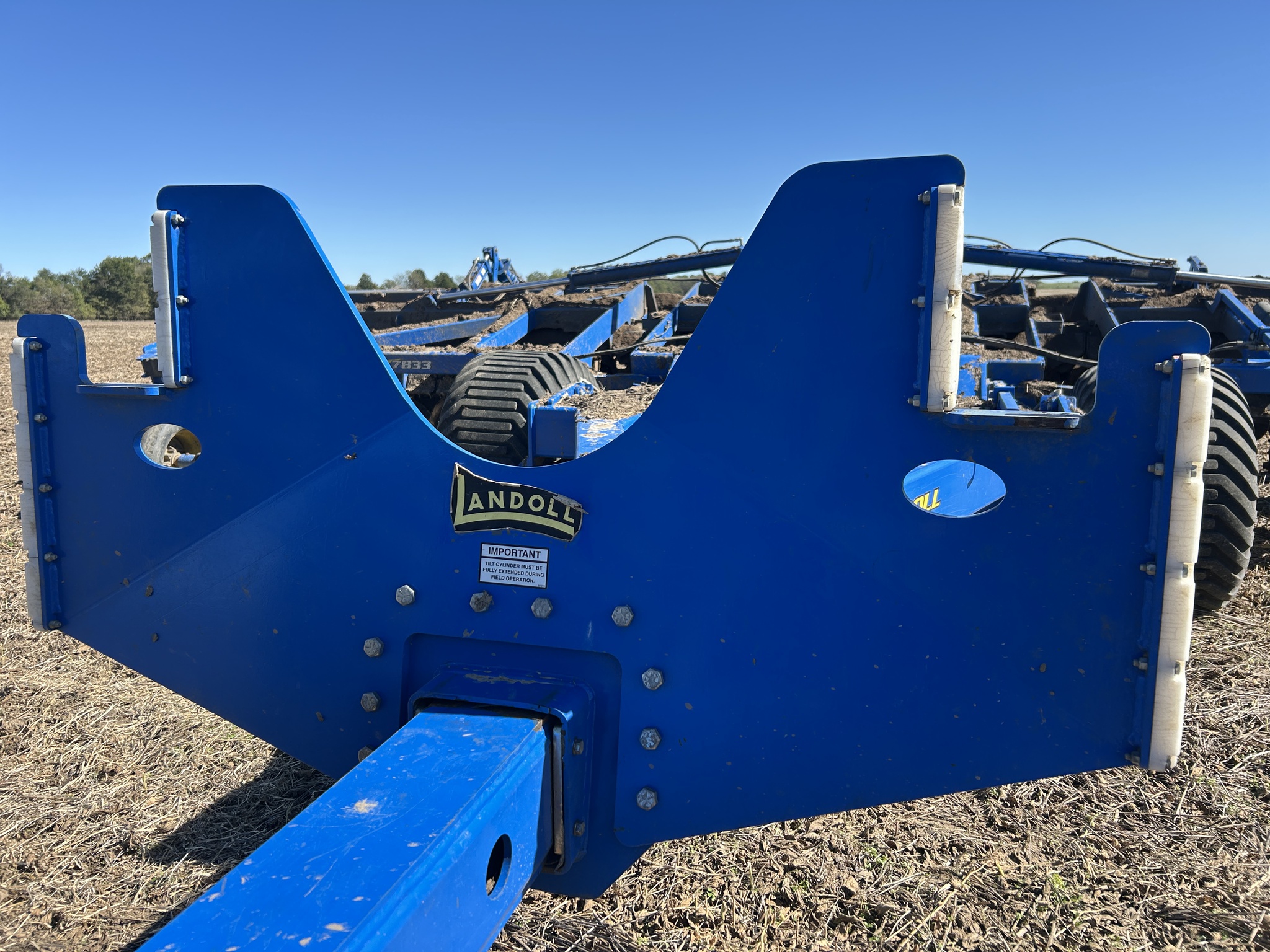  2017 Landoll 7833-30 at Heritage Tractor in Clinton, MO