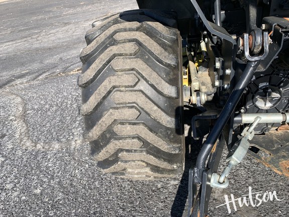 Photo of 2010 John Deere 2305