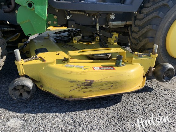 Photo of 2010 John Deere 2305