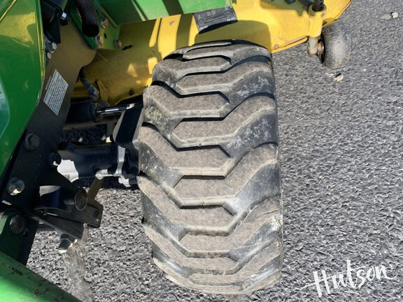 Photo of 2010 John Deere 2305