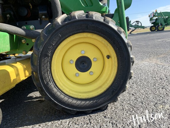 Photo of 2010 John Deere 2305