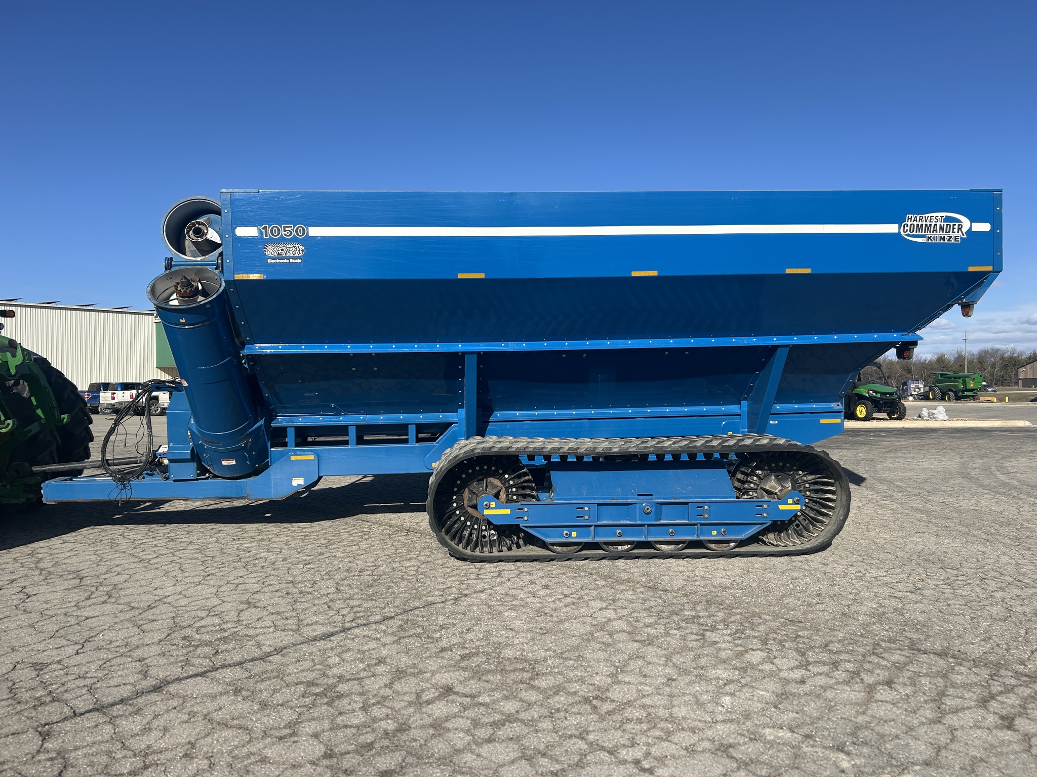  2010 Kinze 1050 at Heritage Tractor in Baldwin City, KS