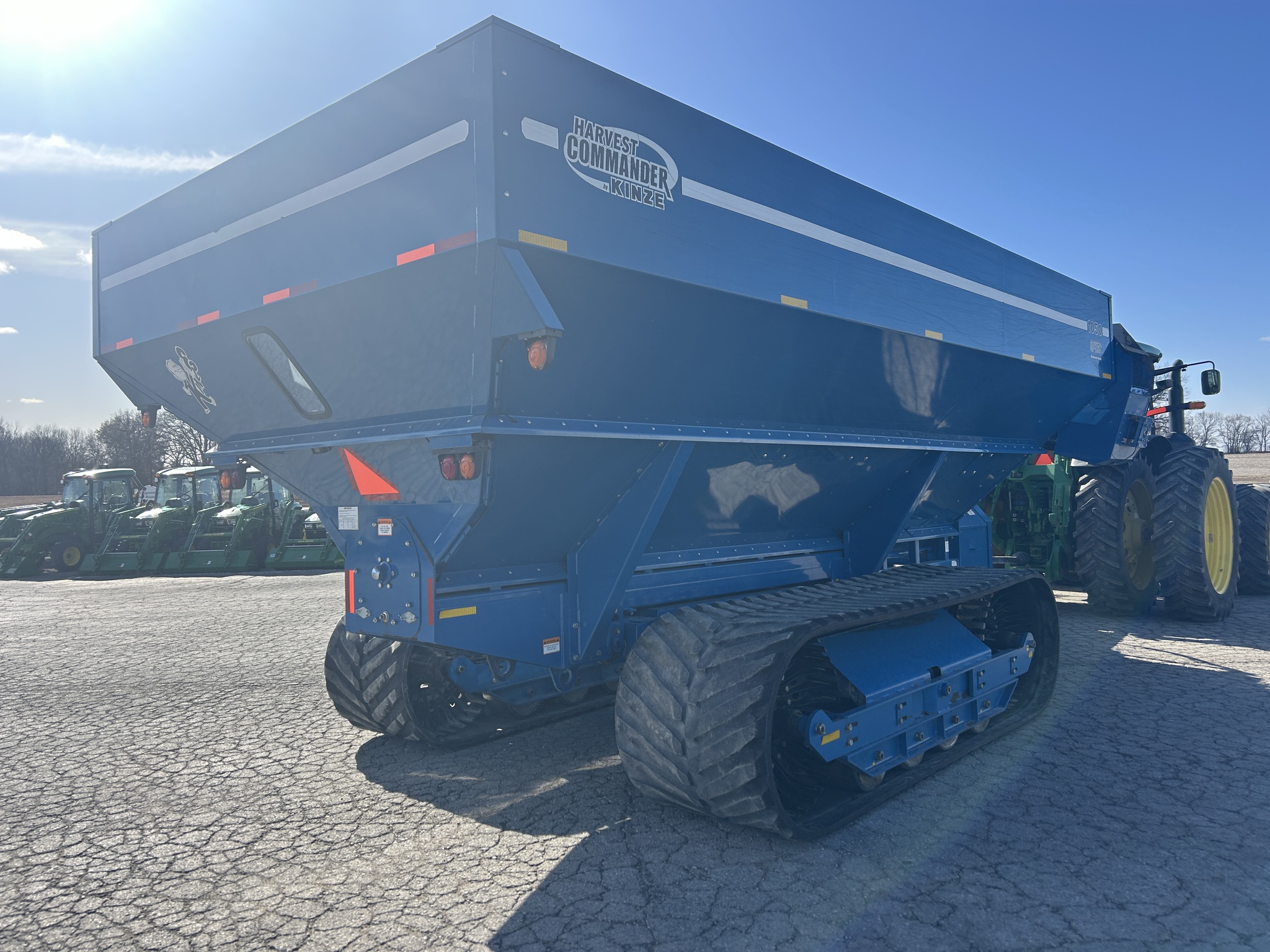  2010 Kinze 1050 at Heritage Tractor in Baldwin City, KS