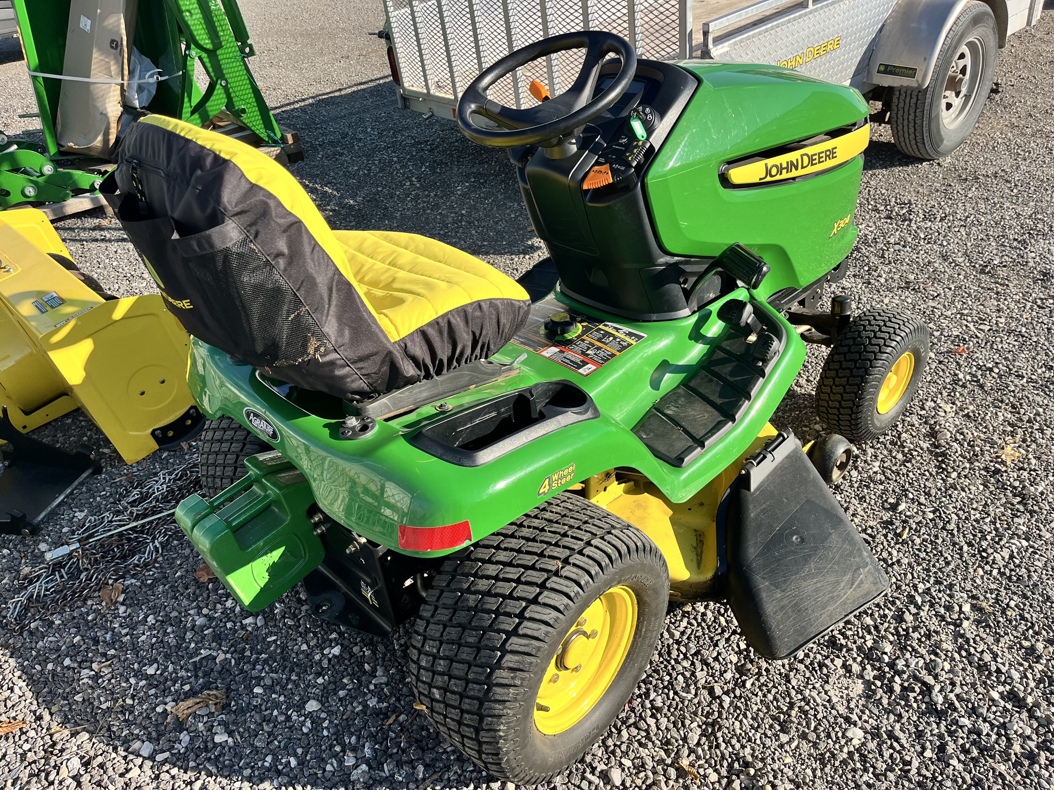 2010 John Deere X304 Image 3