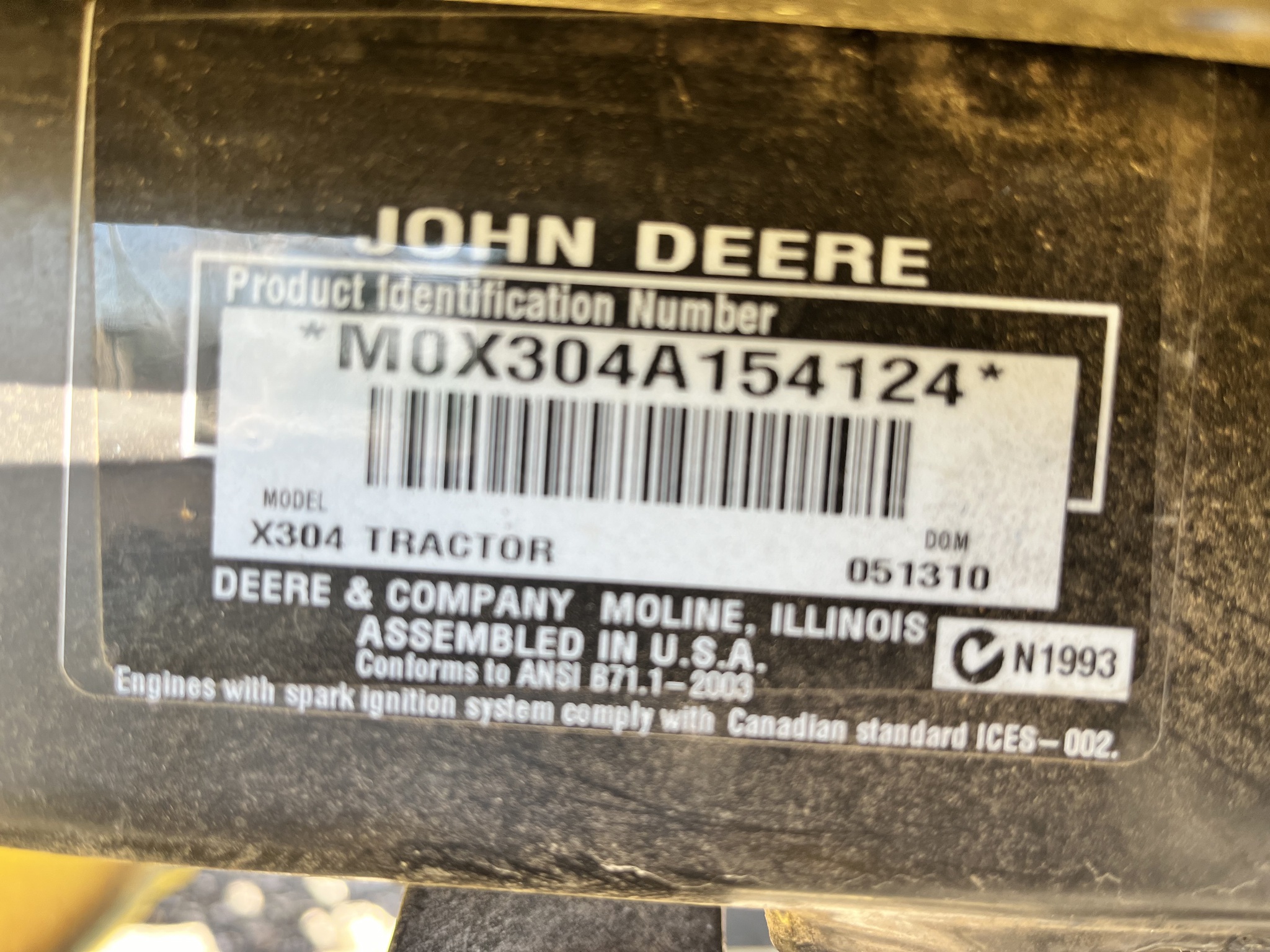 2010 John Deere X304 Image 4