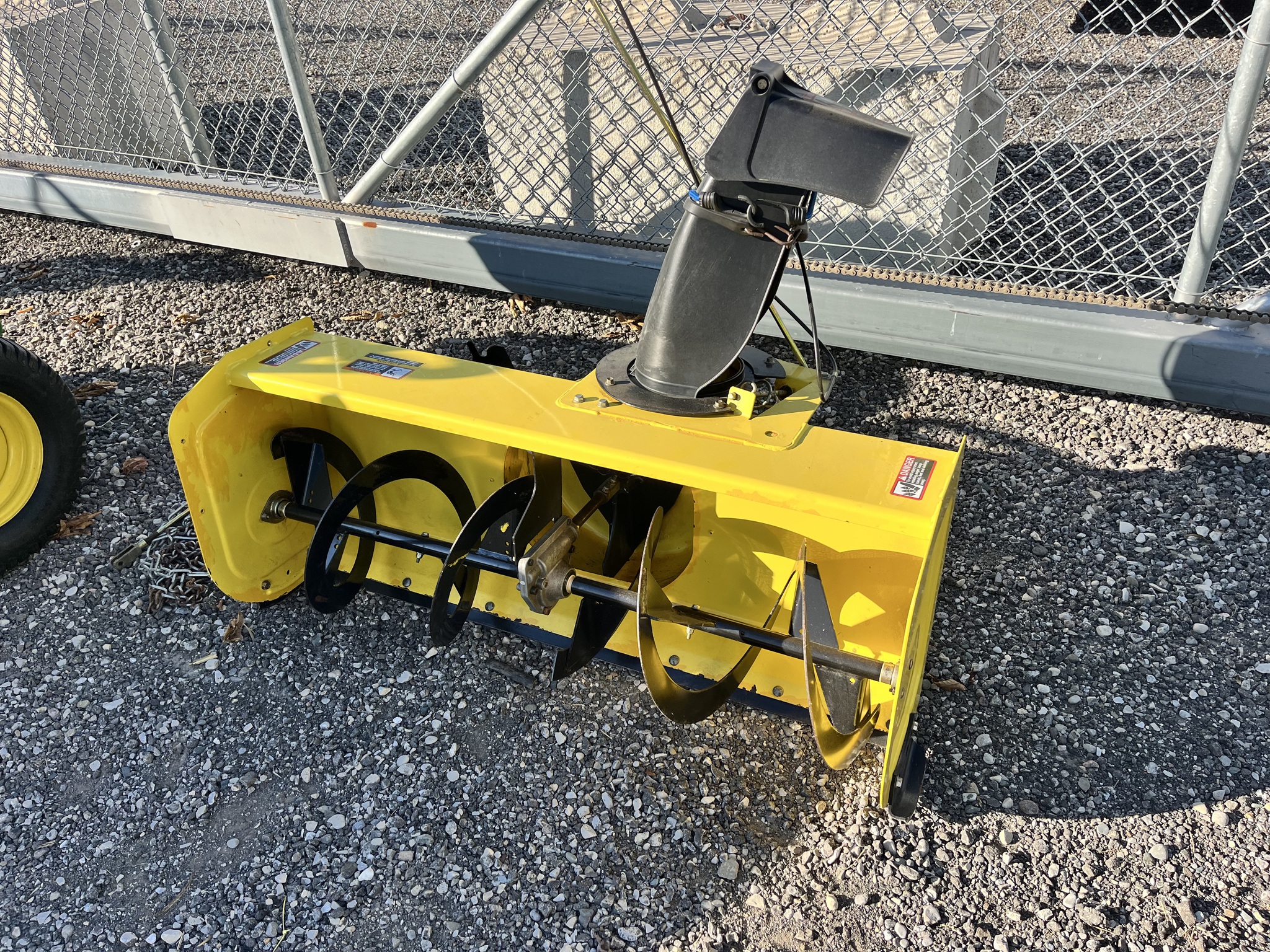 2010 John Deere X304 Image 6