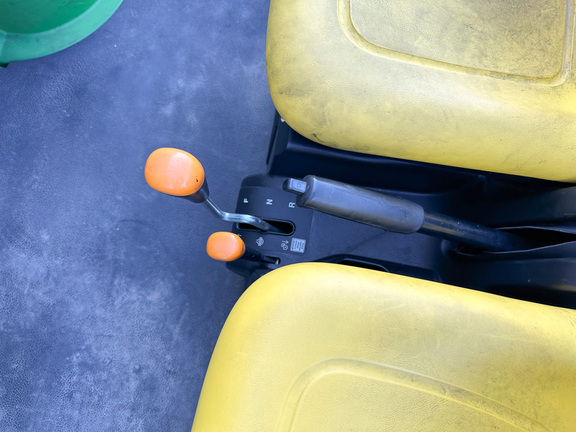 2022 John-Deere TS 4X2