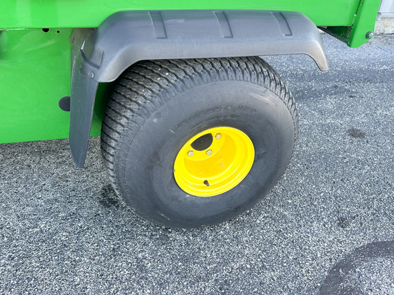 2022 John-Deere TS 4X2