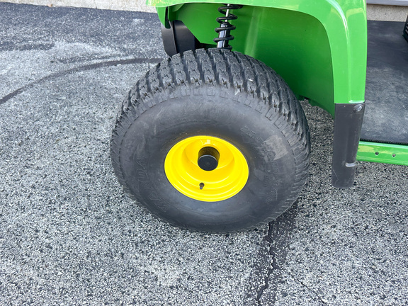 2022 John-Deere TS 4X2